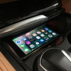 2018 OEM 5W Qi fast magnetic wireless car quick battery charger tray for iPhone specially for BMW 5