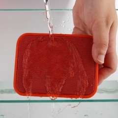 Wireless waterproof outdoor Bluetooth speaker