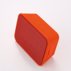 Wireless waterproof outdoor Bluetooth speaker