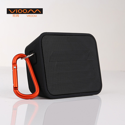 Wireless waterproof outdoor Bluetooth speaker